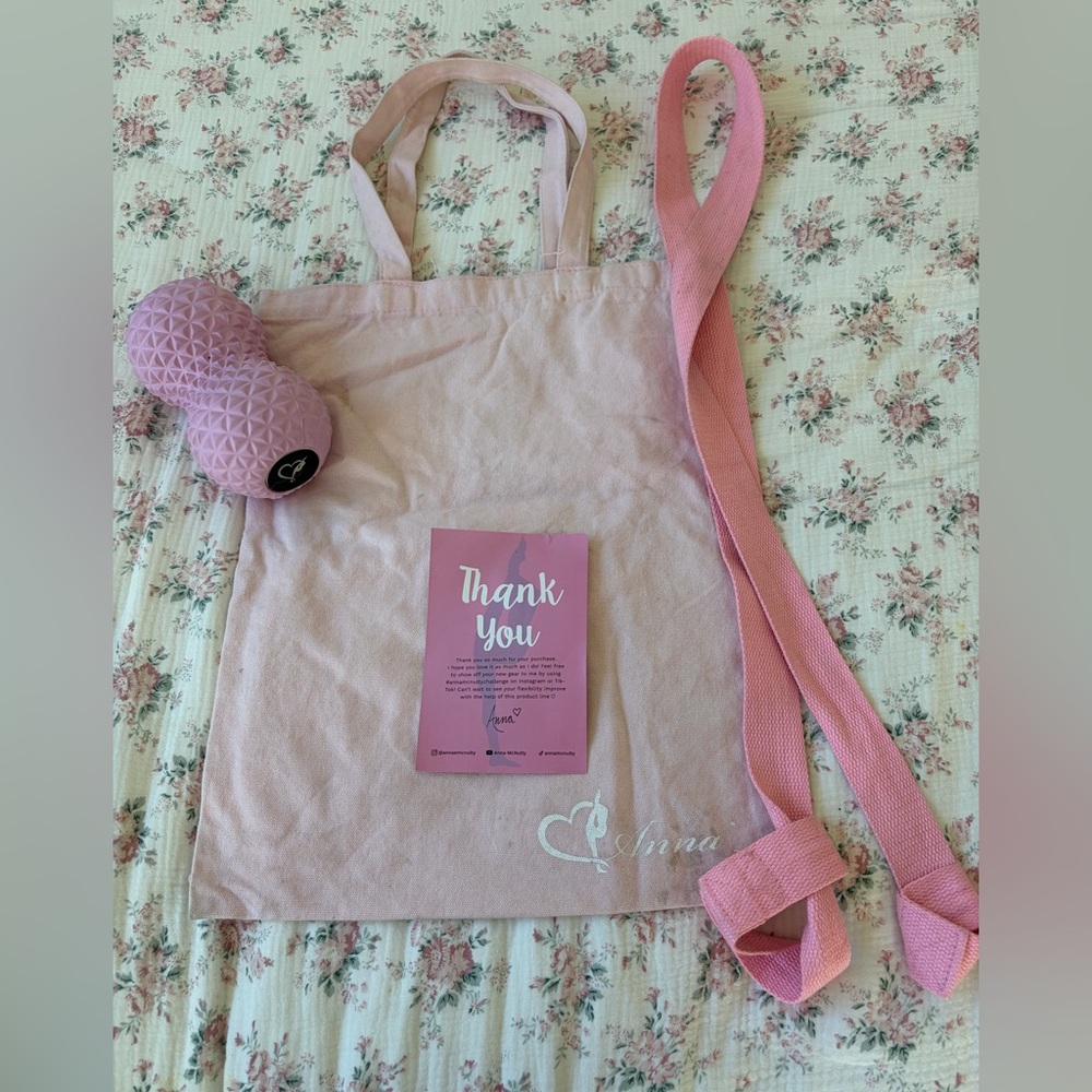 Anna Mcnulty merch